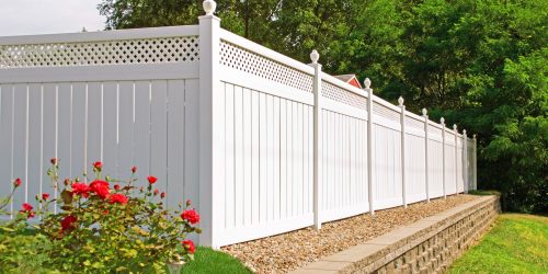 Vinyl Privacy Fence - Free Estimate